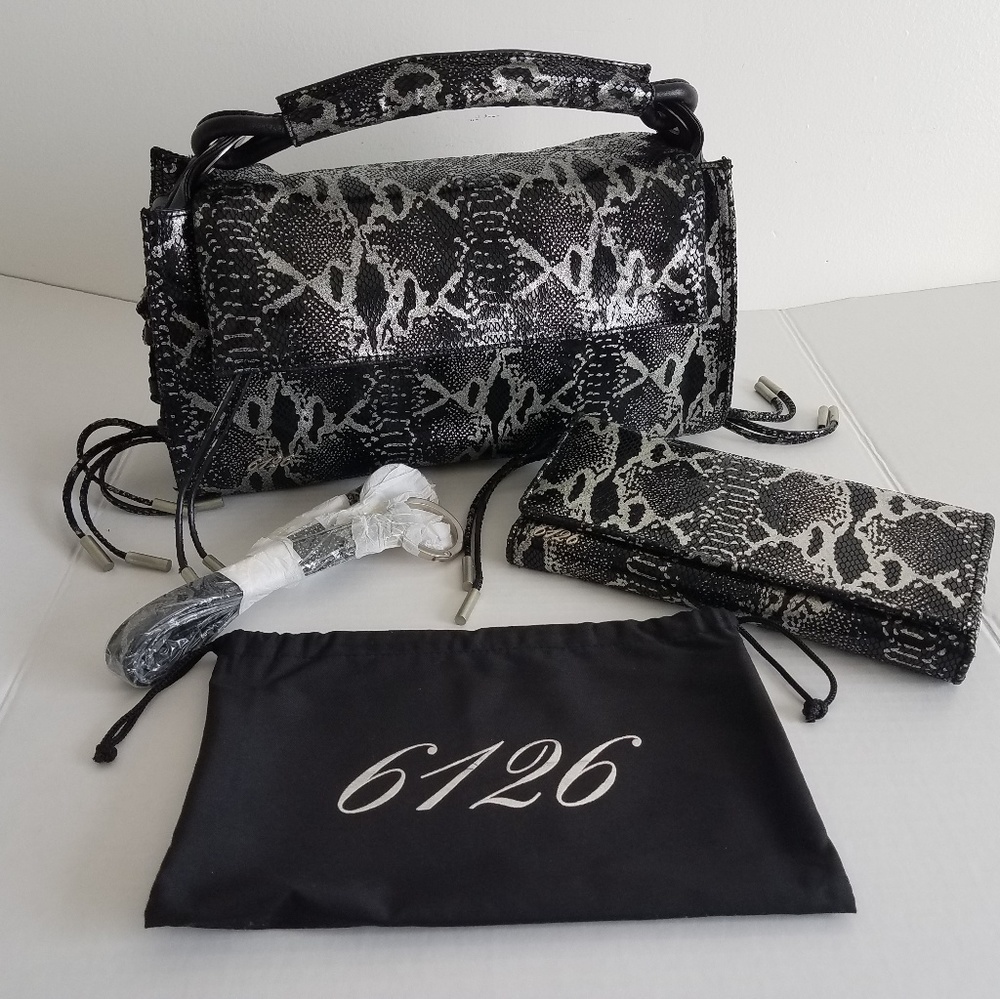 6126 by Lindsey Lohan (Bundled)